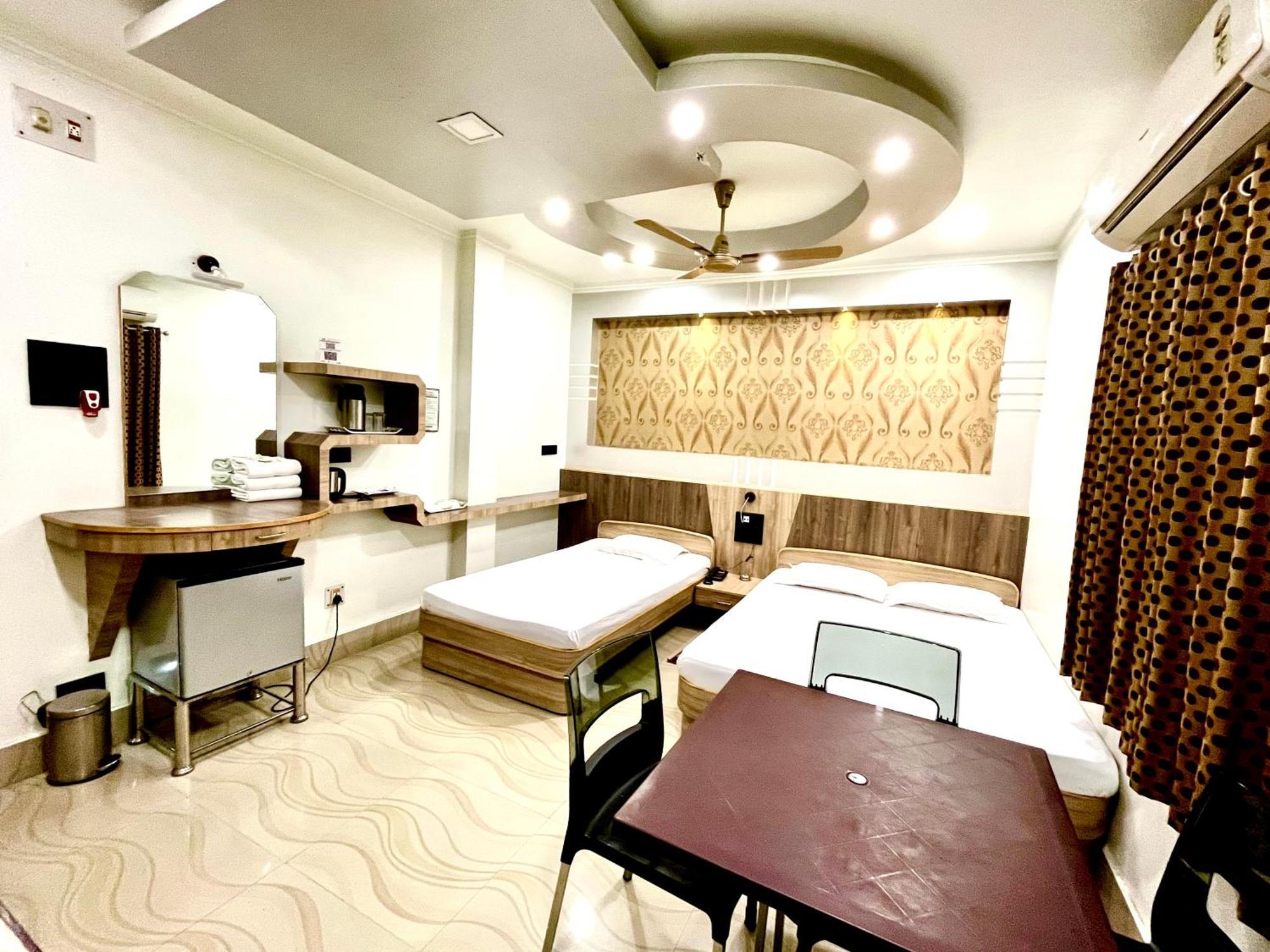 Hotel Samrat Baharampur Exterior foto