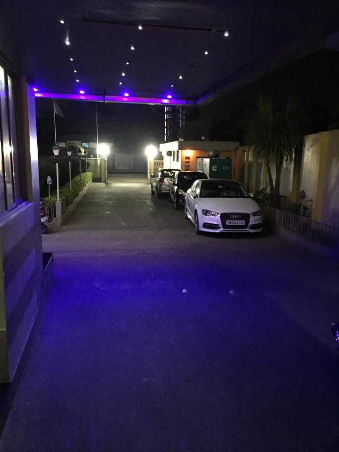 Hotel Samrat Baharampur Exterior foto