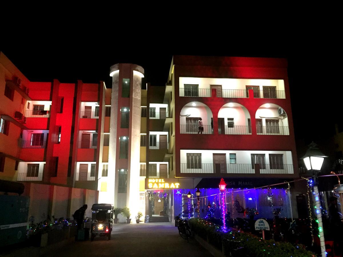 Hotel Samrat Baharampur Exterior foto